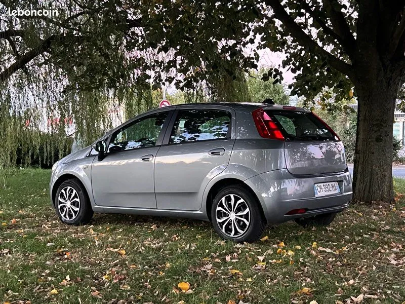 Fiat Grande Punto 2008 photo 2
