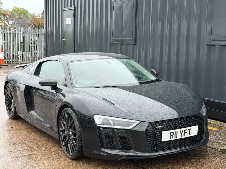 Audi R8