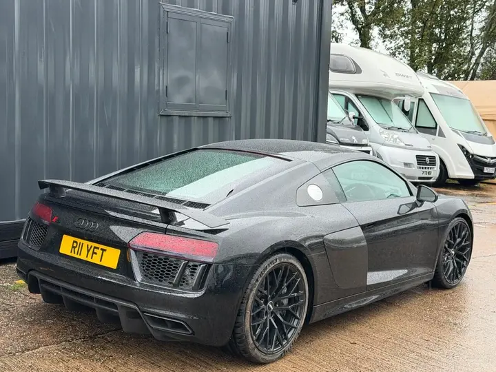 Audi R8 2018 photo 2
