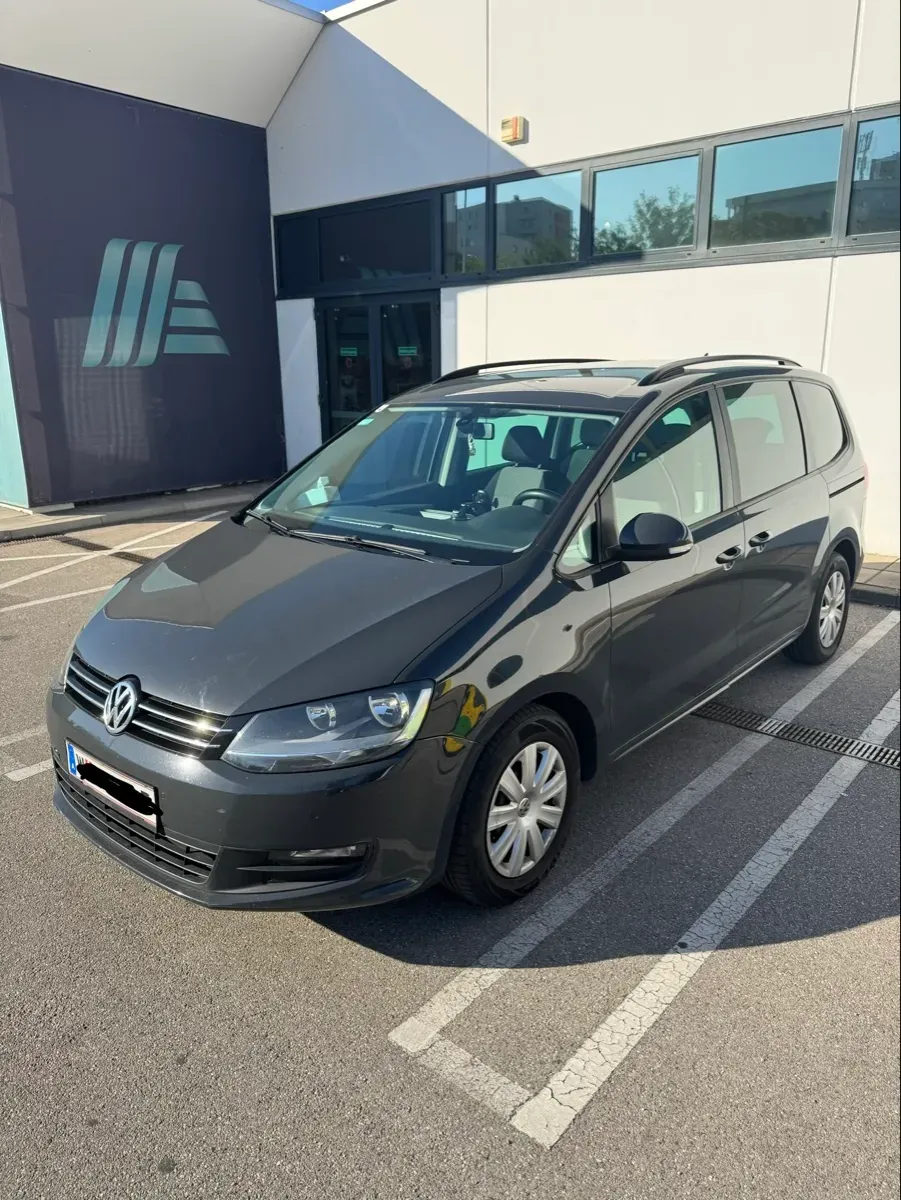 Volkswagen Sharan 2012 photo 2