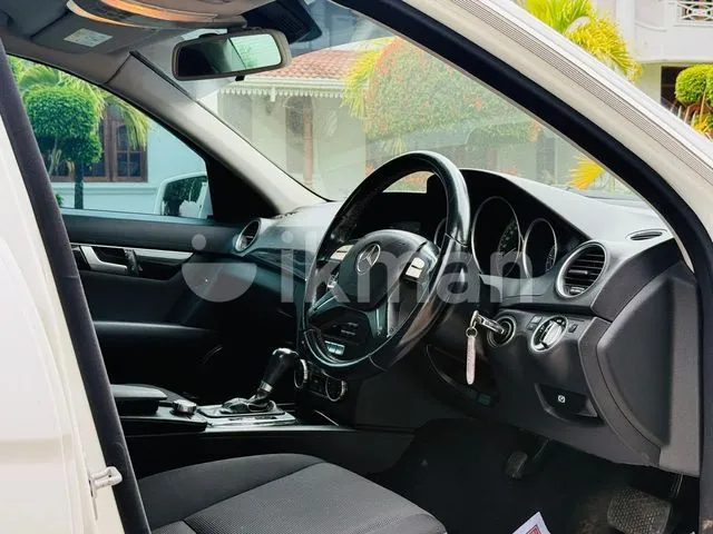 Mercedes-Benz C220 2013 photo 3