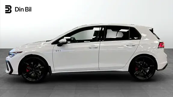 Volkswagen Golf I 2026 photo 2