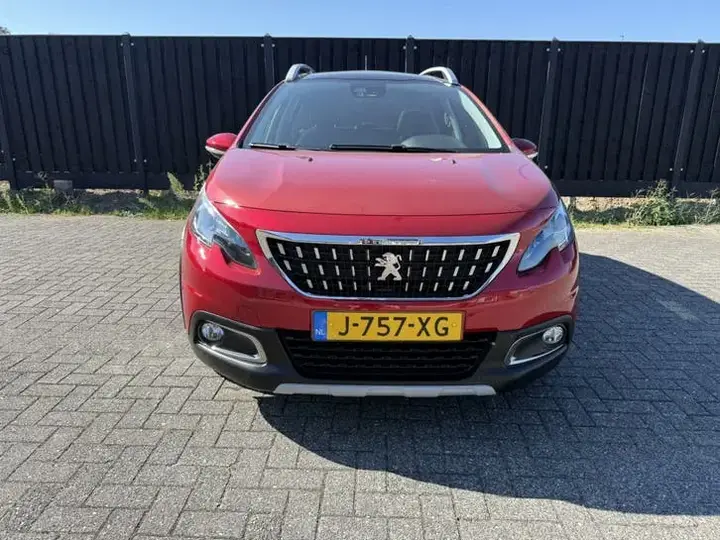 Peugeot 2008 2019 photo 2