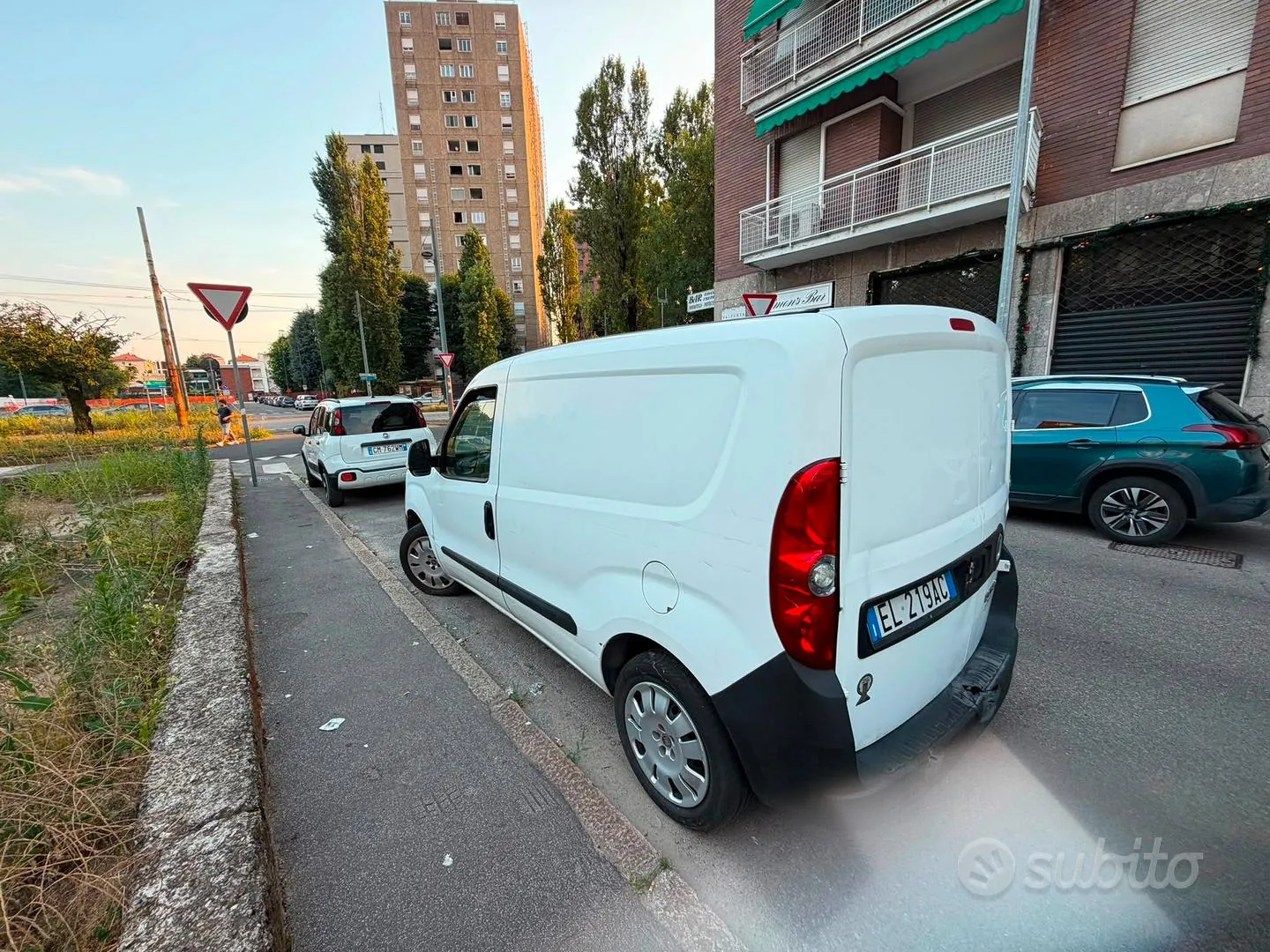 Fiat Doblo 2012 photo 2