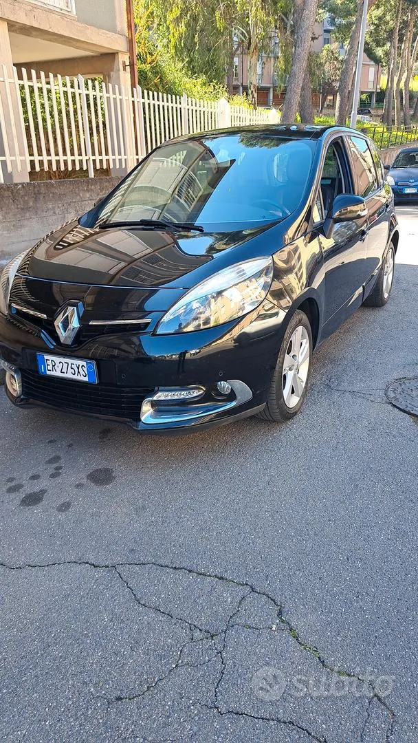 Renault Scenic 2013 photo 2