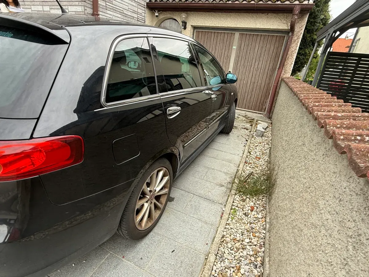 Fiat Croma 2010 photo 2
