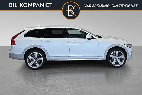 Volvo V90 Cross Country 2018 photo 2