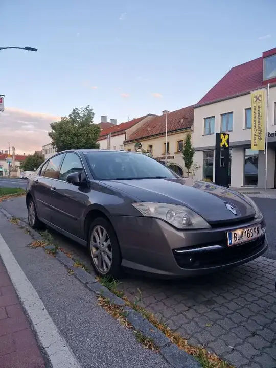 Renault Laguna 2008 photo 2