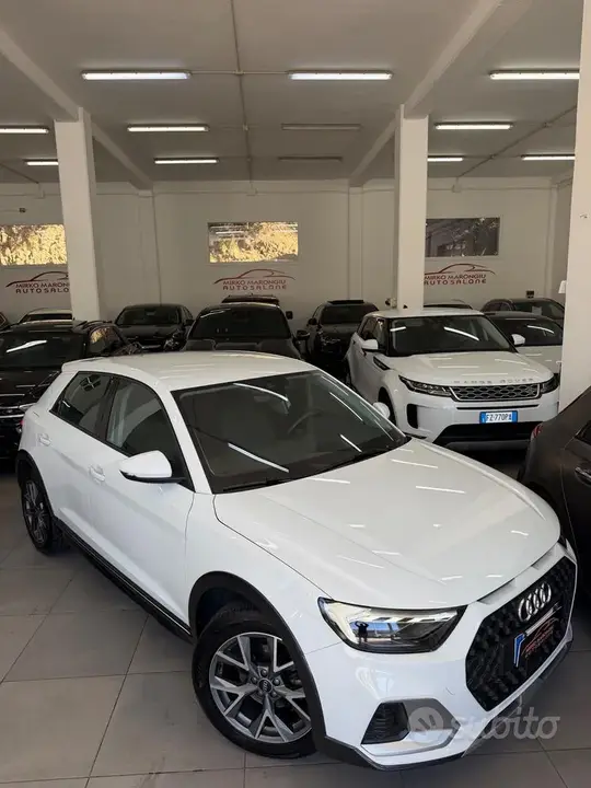 Audi A1 2023 photo 2