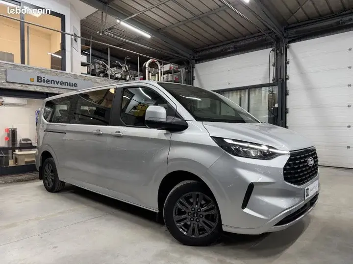 Ford Tourneo Custom 2024 photo 2