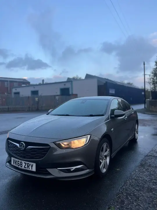 Vauxhall Insignia 2018 photo 3