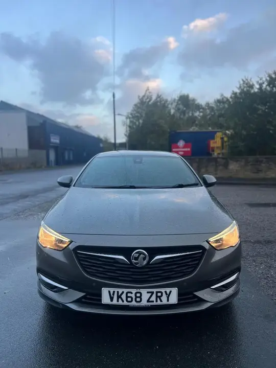 Vauxhall Insignia 2018 photo 2