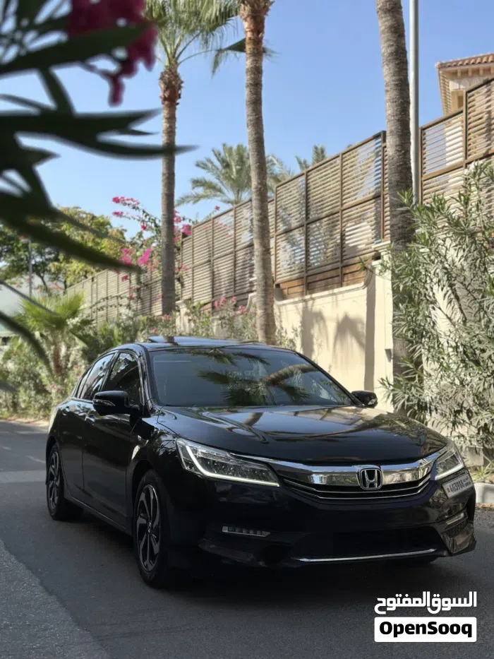 Honda Accord 2017 photo 2