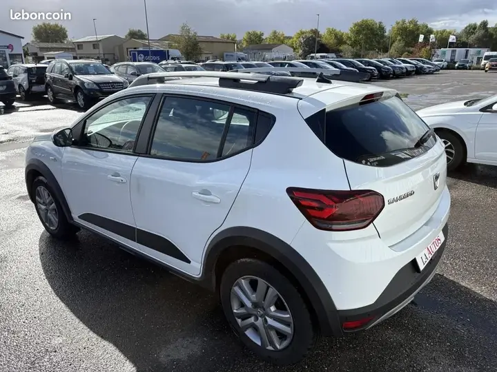 Dacia Sandero 2022 photo 2