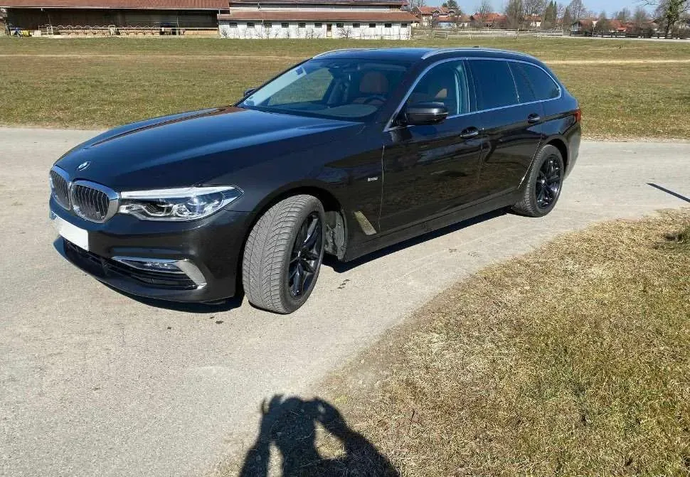 BMW 5 Series 2018 photo 2