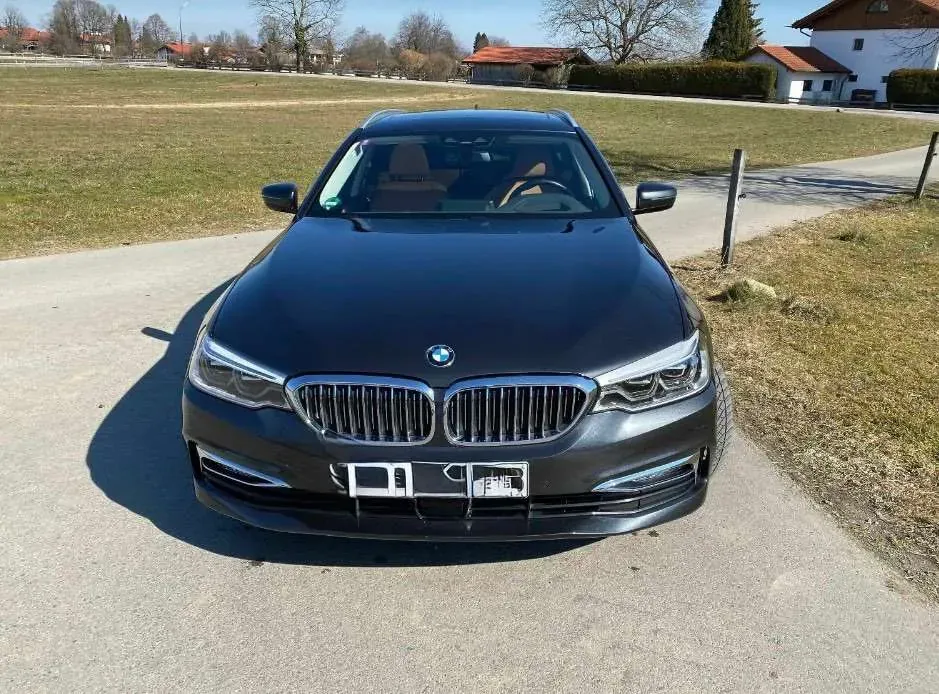 BMW 5 Series 2018 photo 3