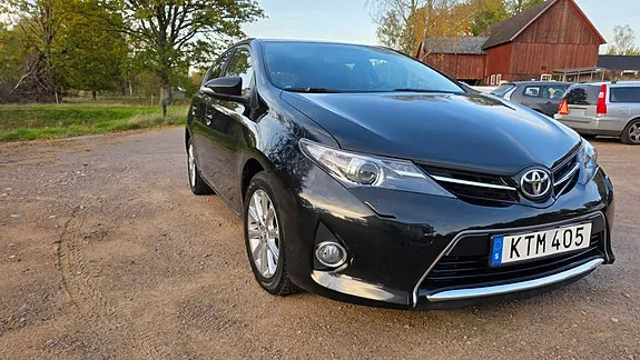 Toyota Auris 2015 photo 4