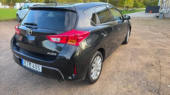 Toyota Auris 2015 photo 5