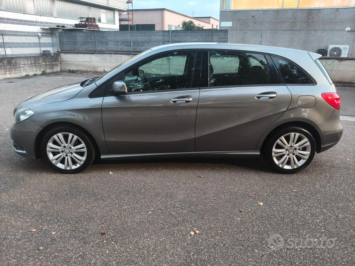 Mercedes-Benz B 2014 photo 5