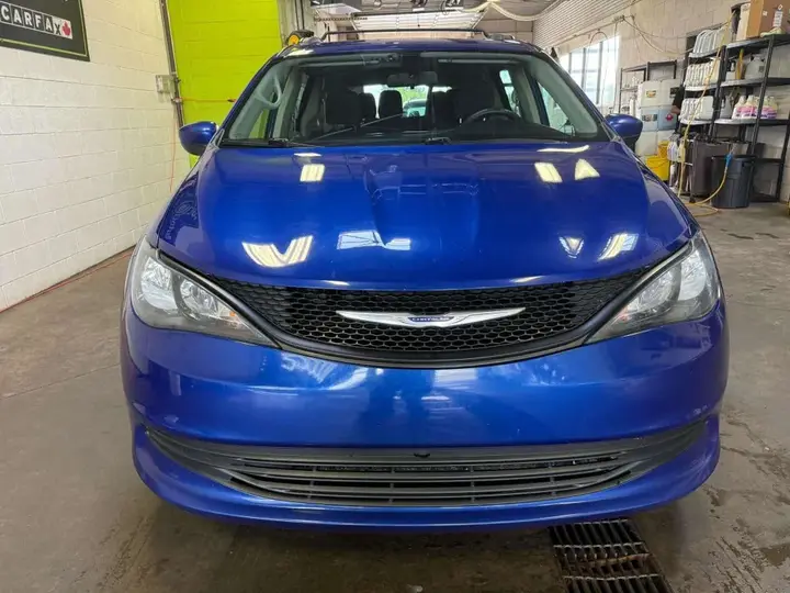 Chrysler Pacifica 2019 photo 2
