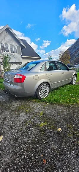 Audi A4 2004 photo 4
