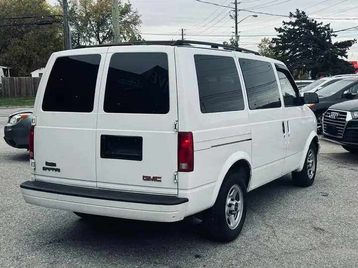 GMC Safari 2005 photo 4