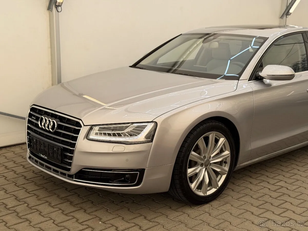 Audi A8 2016 photo 2