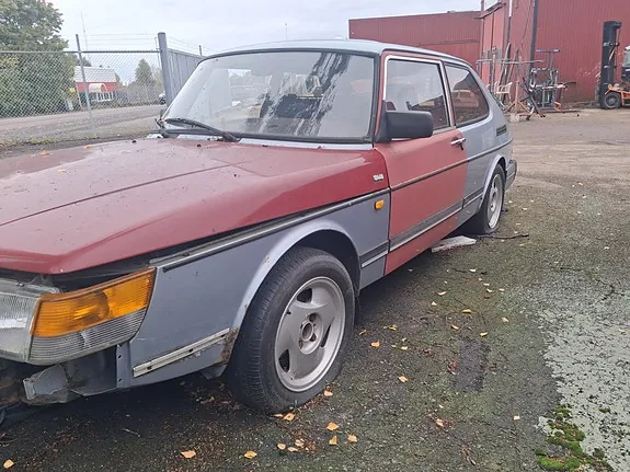 Saab 900