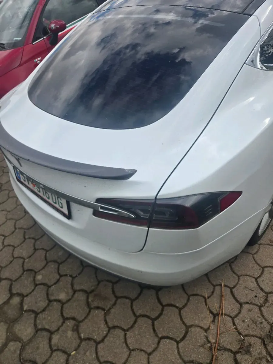 Tesla Model S 2014 photo 2