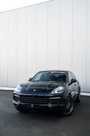Porsche Cayenne 2023 photo 2