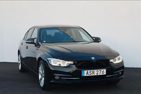 BMW 320I 2018 photo 2