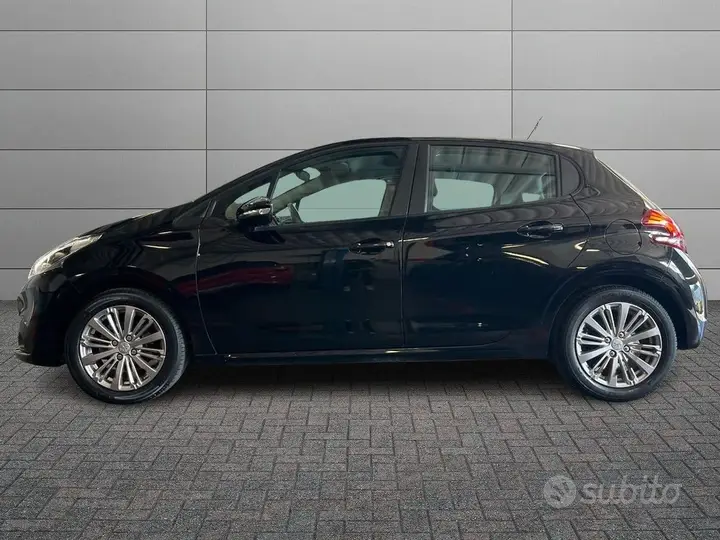 Peugeot 208 2018 photo 2