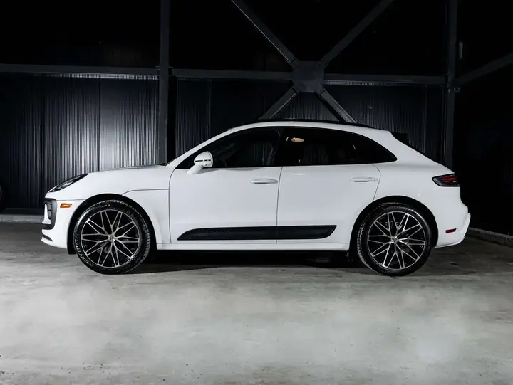 Porsche Macan 2025 photo 2