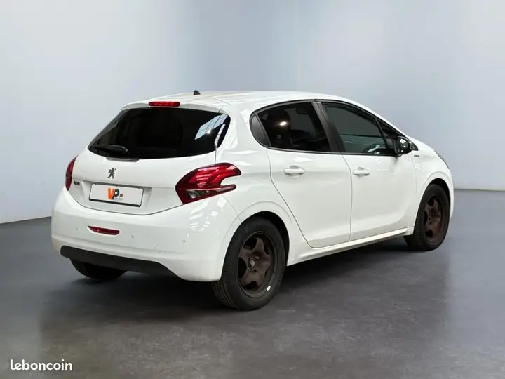 Peugeot 208 2017 photo 4