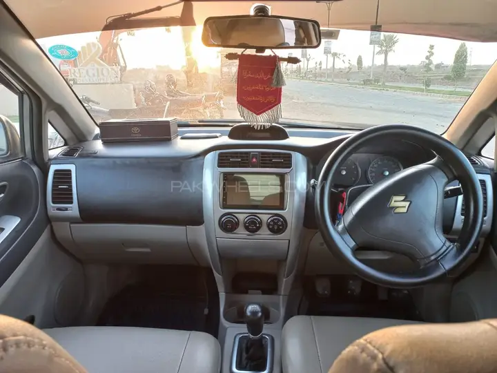 Suzuki Liana