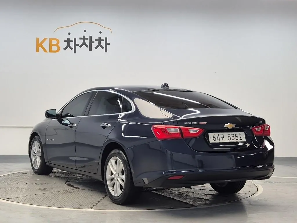 Chevrolet Malibu 2018 photo 2