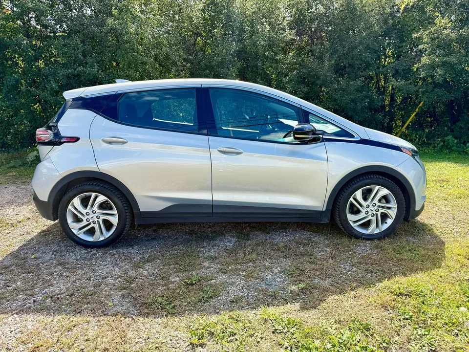 Chevrolet Bolt 2023 photo 3