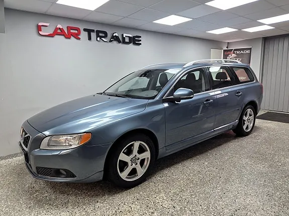 Volvo V70 2012 photo 2