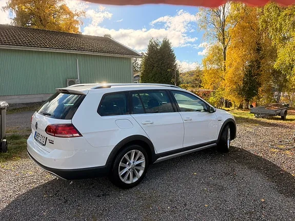 Volkswagen Golf Alltrack 2018 photo 3