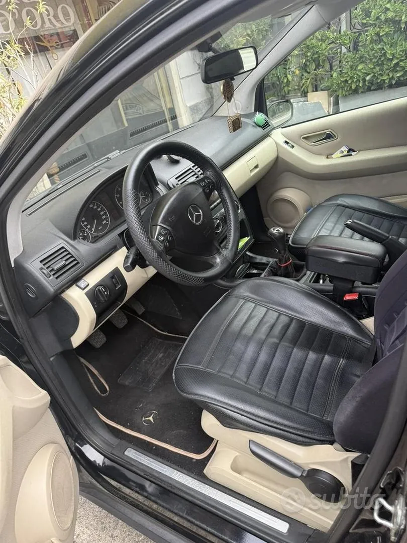 Mercedes-Benz A