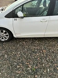 Toyota Yaris 2013 photo 2