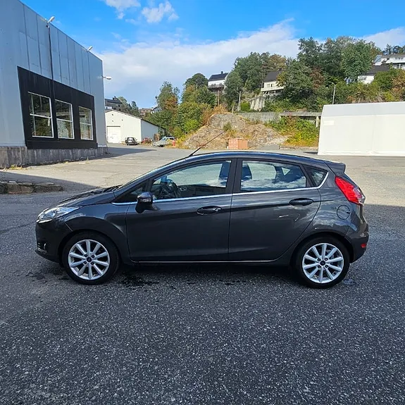 Ford Fiesta 2015 photo 3