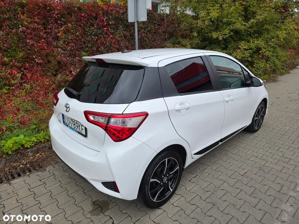 Toyota Yaris 2017 photo 5