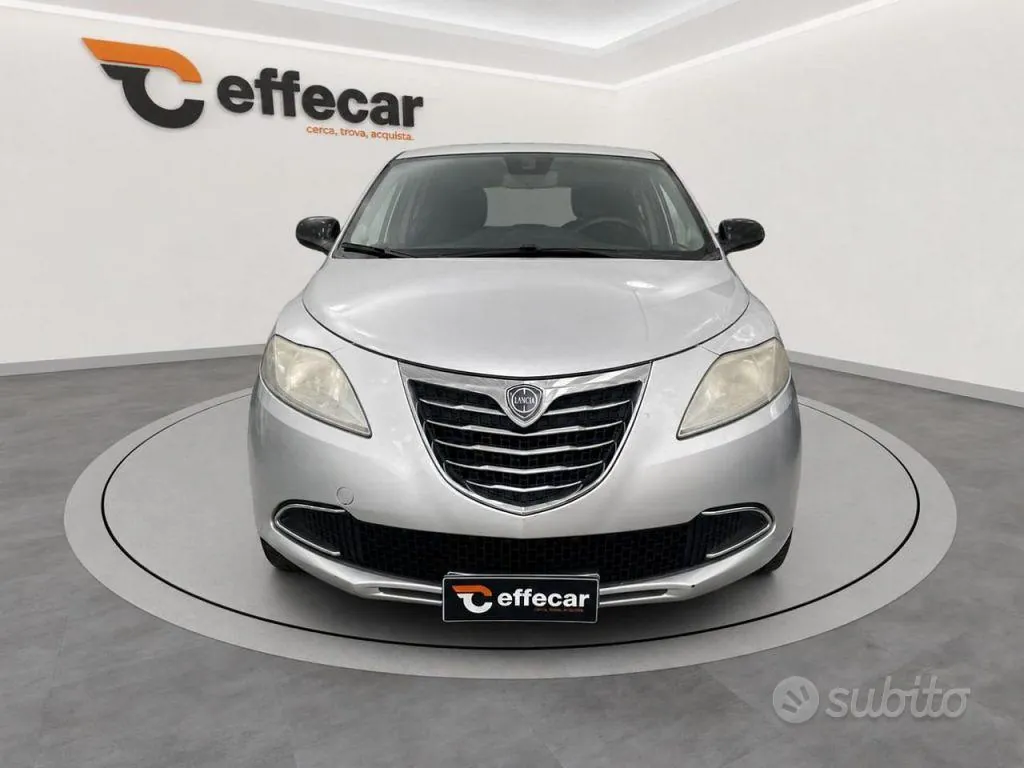 Lancia Ypsilon 2012 photo 2