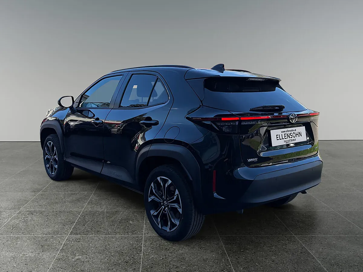 Toyota Yaris Cross photo 3