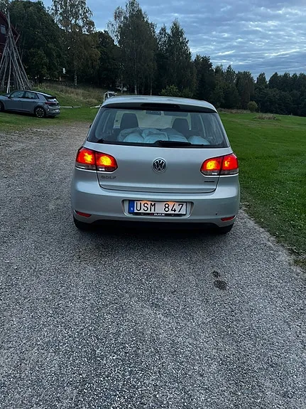Volkswagen Golf 2011 photo 2