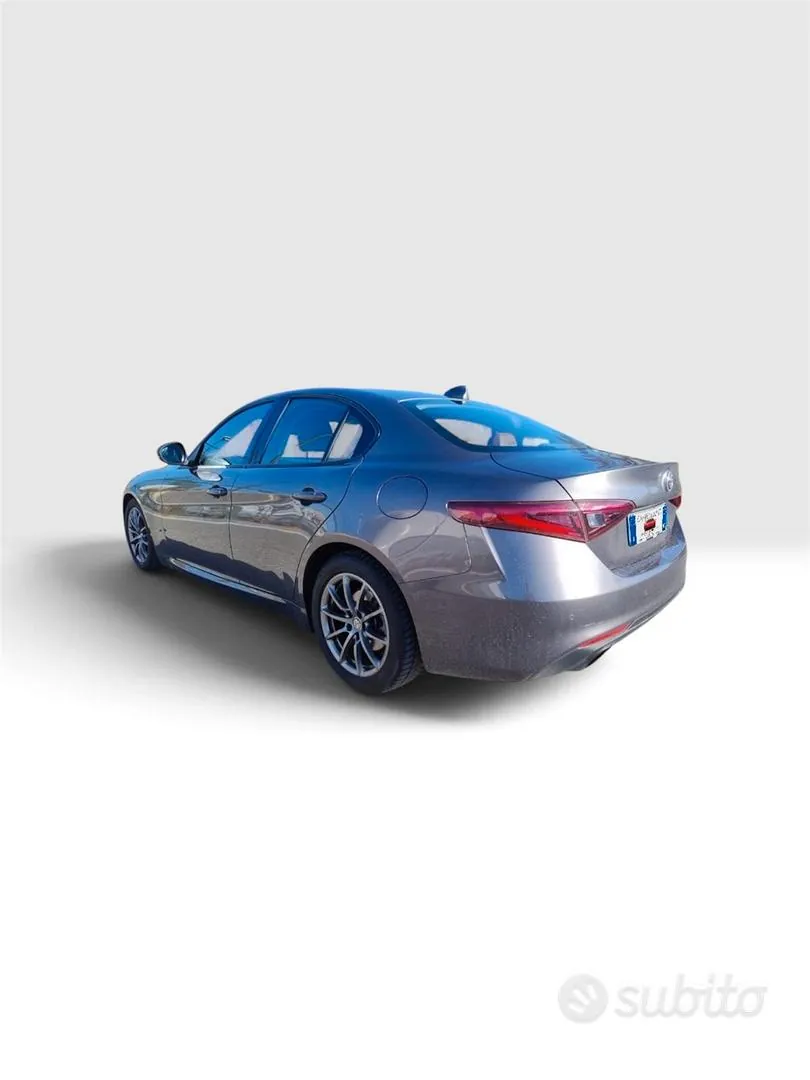 Alfa Romeo Giulia 2017 photo 5