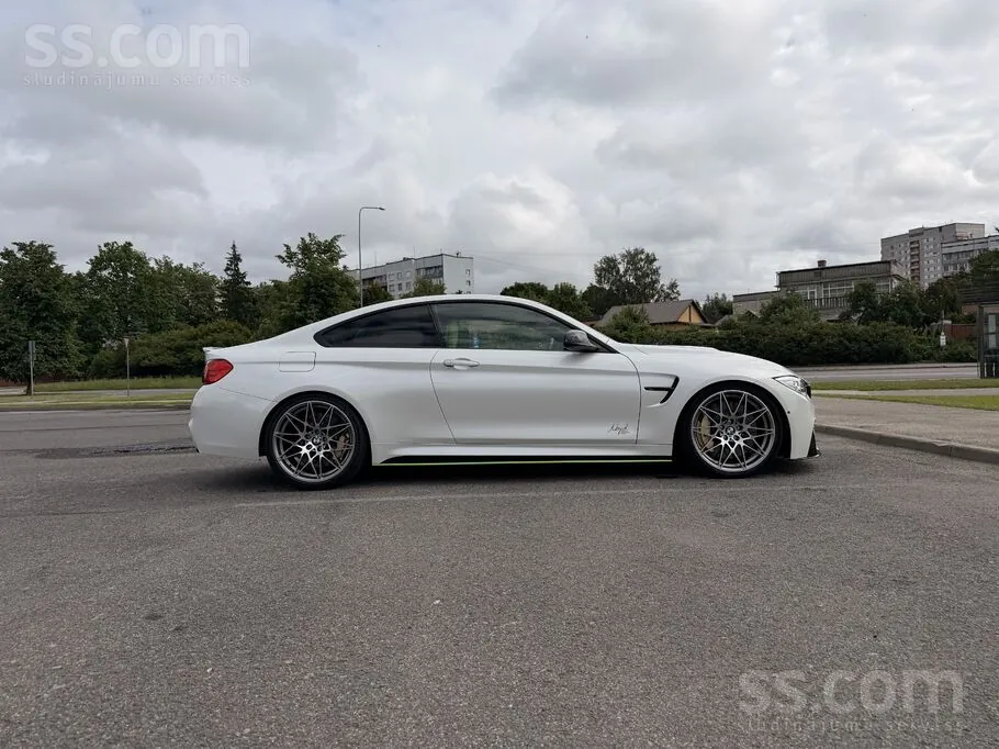 BMW M4 2016 photo 4