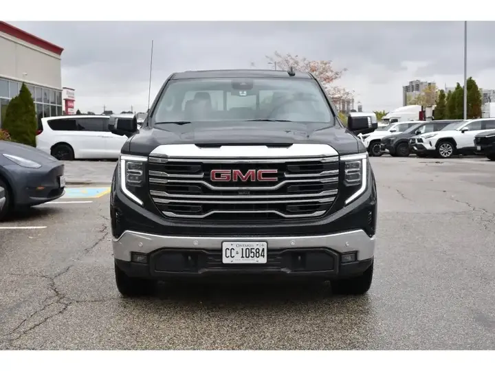 GMC Sierra 1500 2025 photo 2