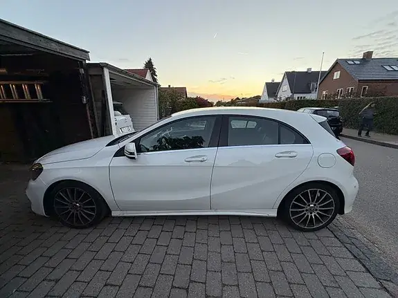 Mercedes-Benz A 200 2017 photo 2